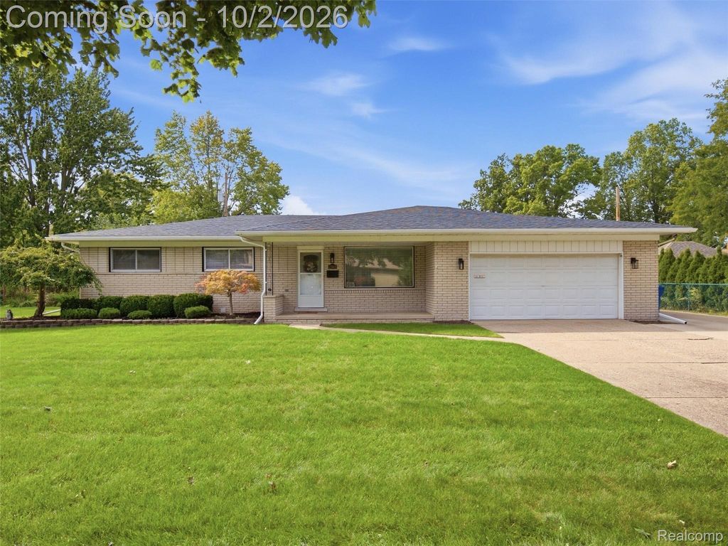 27901 Grobbel Drive, Warren, MI 48092
