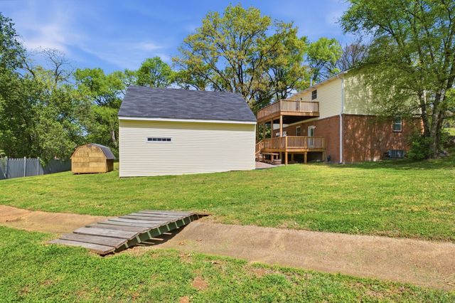 5944 S New Hope Rd, Hermitage, TN 37076