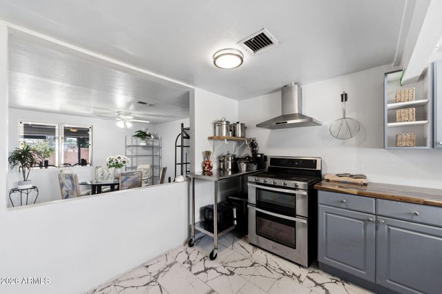 810 W RIO SALADO Parkway, Mesa, AZ 85201