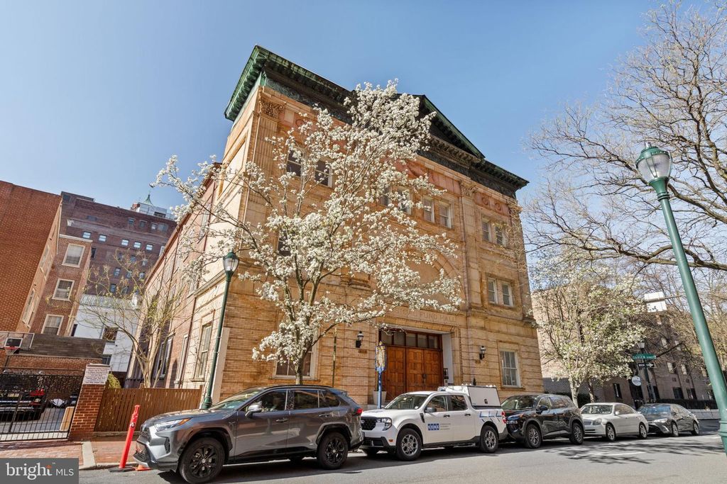802 LOCUST ST #PENTHOUSE, PHILADELPHIA, PA 19107 — exterior