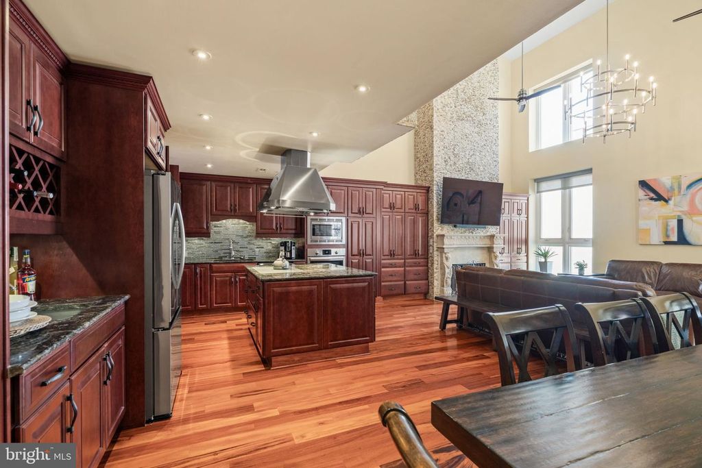 802 LOCUST ST #PENTHOUSE, PHILADELPHIA, PA 19107 — photo 2