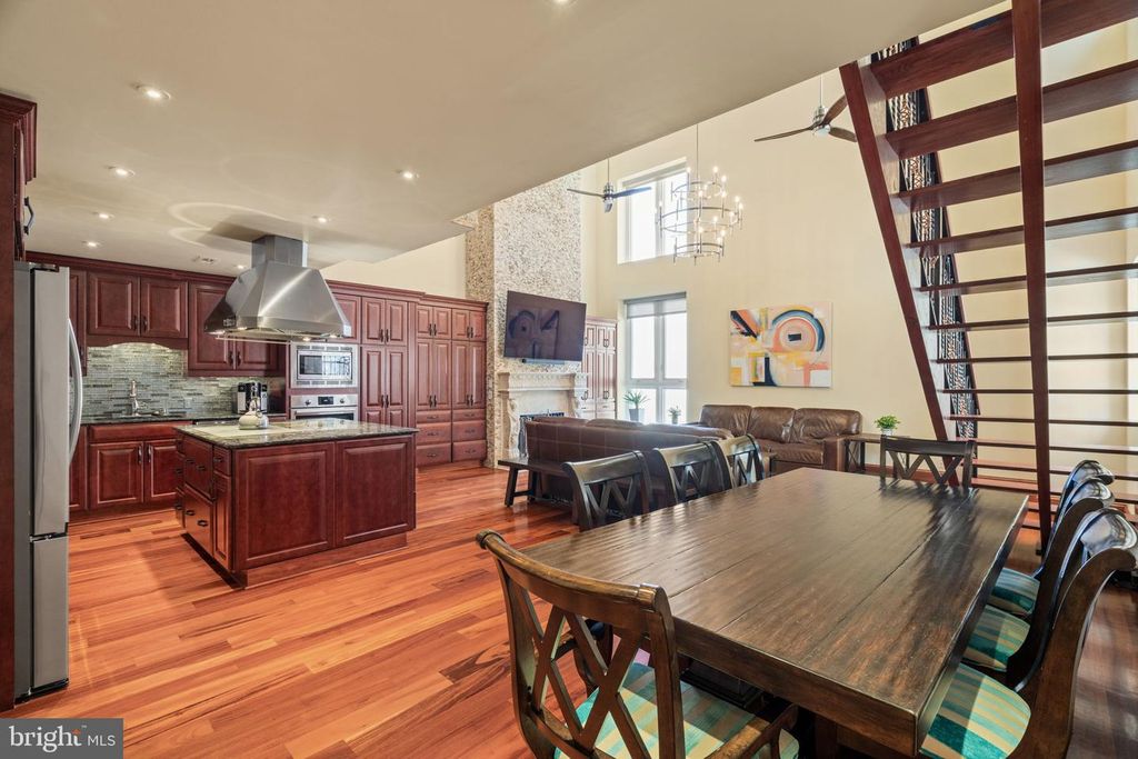 802 LOCUST ST #PENTHOUSE, PHILADELPHIA, PA 19107 — photo 3