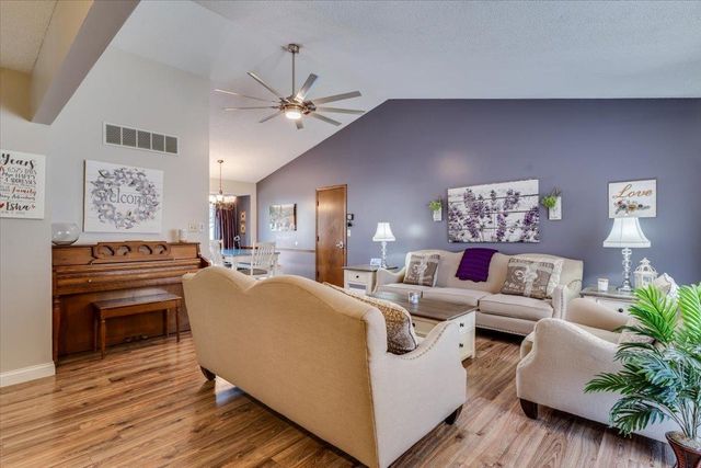 1312 E Warren Ave, Derby, KS 67037