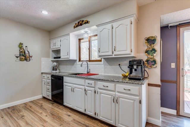 1312 E Warren Ave, Derby, KS 67037