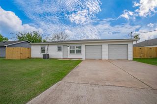 1749 W 5th Street, Freeport, TX 77541