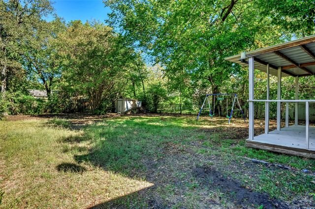 411 W Taylor Street, Sherman, TX 75092