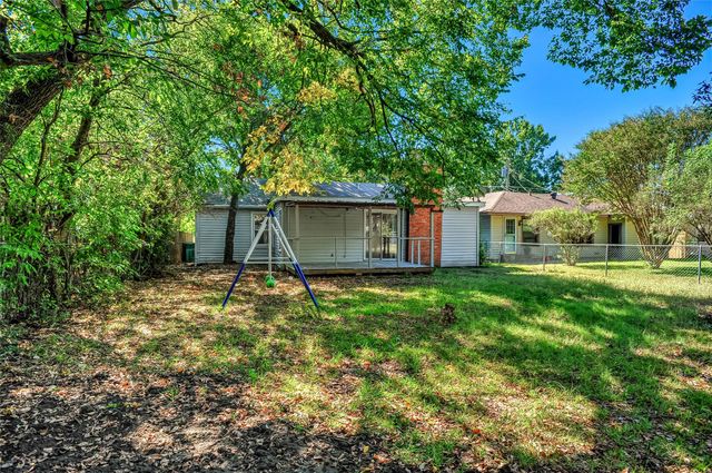 411 W Taylor Street, Sherman, TX 75092