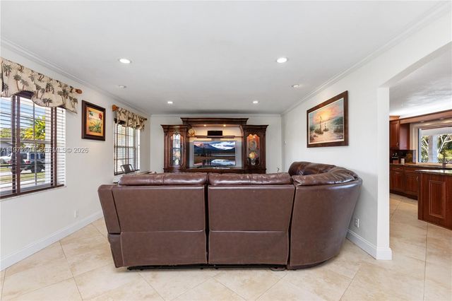 8121 SW 203rd St, Cutler Bay, FL 33189