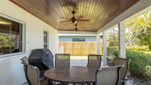 8121 SW 203rd St, Cutler Bay, FL 33189