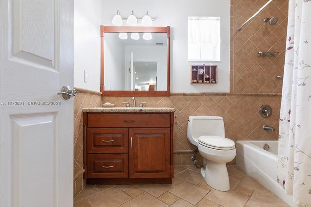 8121 SW 203rd St, Cutler Bay, FL 33189