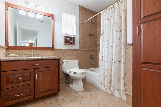 8121 SW 203rd St, Cutler Bay, FL 33189