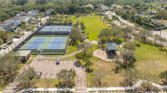 8121 SW 203rd St, Cutler Bay, FL 33189