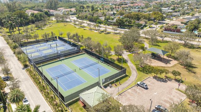 8121 SW 203rd St, Cutler Bay, FL 33189