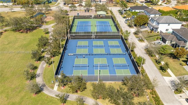 8121 SW 203rd St, Cutler Bay, FL 33189