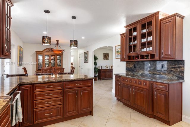 8121 SW 203rd St, Cutler Bay, FL 33189