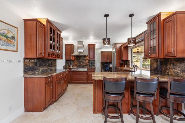 8121 SW 203rd St, Cutler Bay, FL 33189