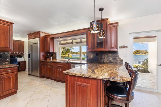 8121 SW 203rd St, Cutler Bay, FL 33189