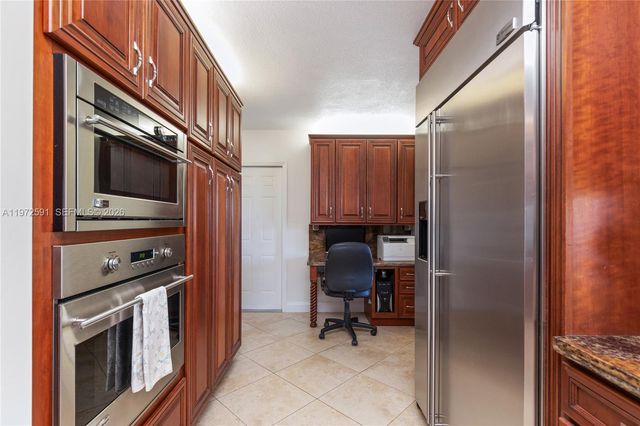 8121 SW 203rd St, Cutler Bay, FL 33189