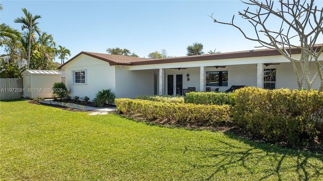 8121 SW 203rd St, Cutler Bay, FL 33189