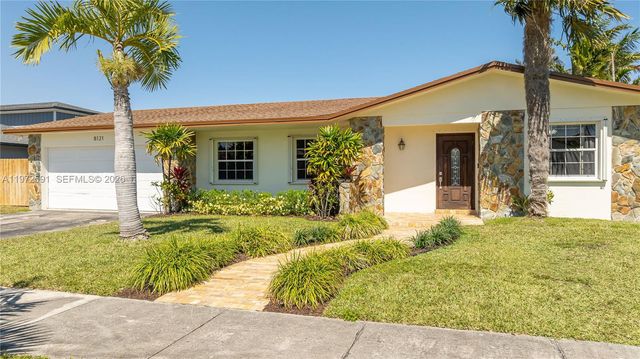 8121 SW 203rd St, Cutler Bay, FL 33189