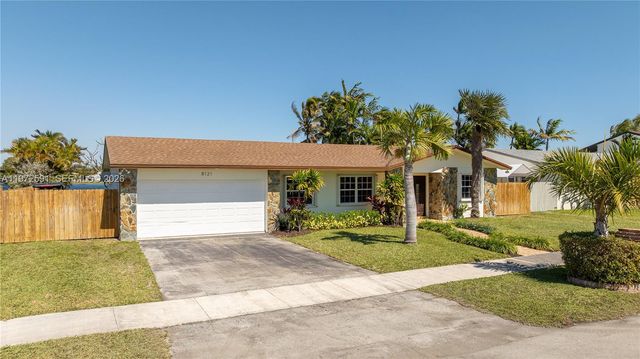 8121 SW 203rd St, Cutler Bay, FL 33189