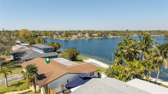 8121 SW 203rd St, Cutler Bay, FL 33189