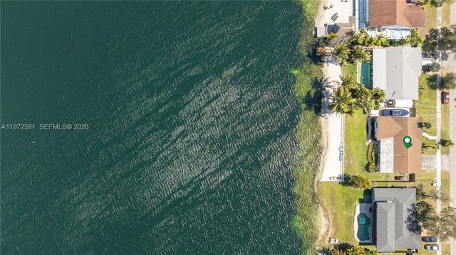 8121 SW 203rd St, Cutler Bay, FL 33189