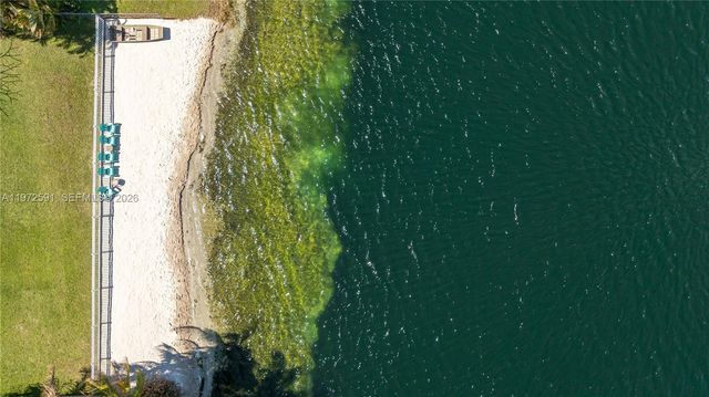 8121 SW 203rd St, Cutler Bay, FL 33189