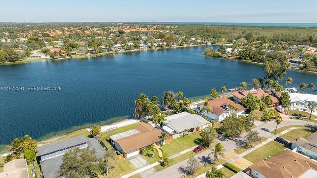 8121 SW 203rd St, Cutler Bay, FL 33189