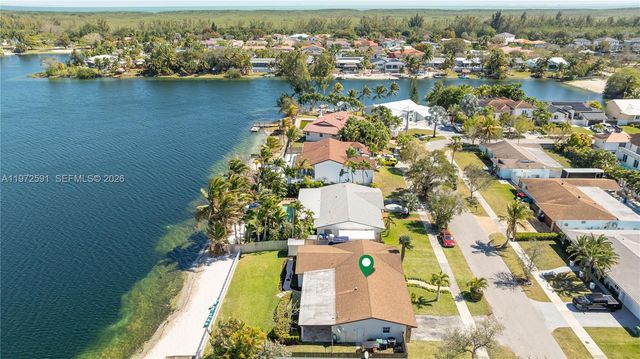 8121 SW 203rd St, Cutler Bay, FL 33189