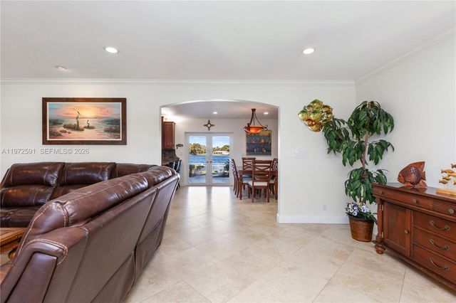 8121 SW 203rd St, Cutler Bay, FL 33189