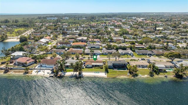 8121 SW 203rd St, Cutler Bay, FL 33189