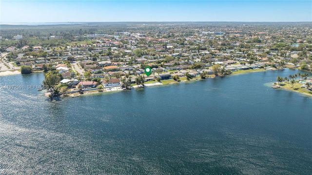 8121 SW 203rd St, Cutler Bay, FL 33189