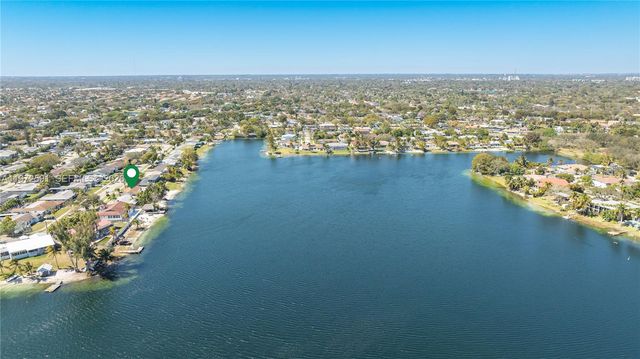 8121 SW 203rd St, Cutler Bay, FL 33189