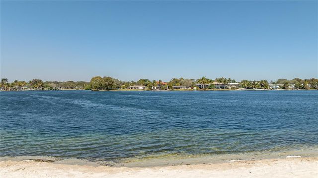 8121 SW 203rd St, Cutler Bay, FL 33189