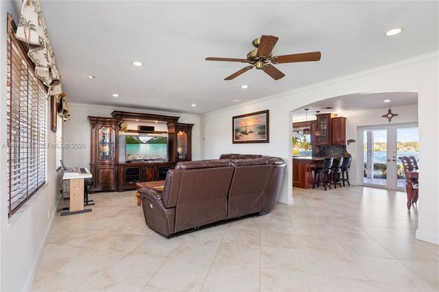 8121 SW 203rd St, Cutler Bay, FL 33189