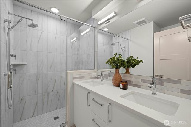 903 B NW 56th Street, Seattle, WA 98107