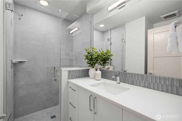 903 B NW 56th Street, Seattle, WA 98107