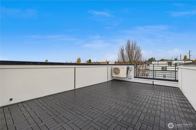 903 B NW 56th Street, Seattle, WA 98107