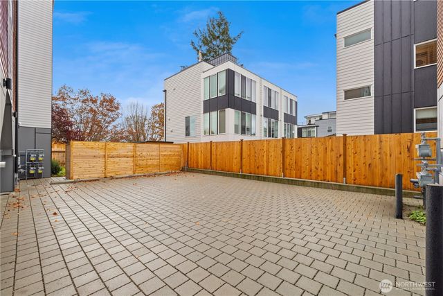 903 B NW 56th Street, Seattle, WA 98107