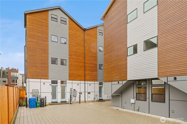 903 B NW 56th Street, Seattle, WA 98107