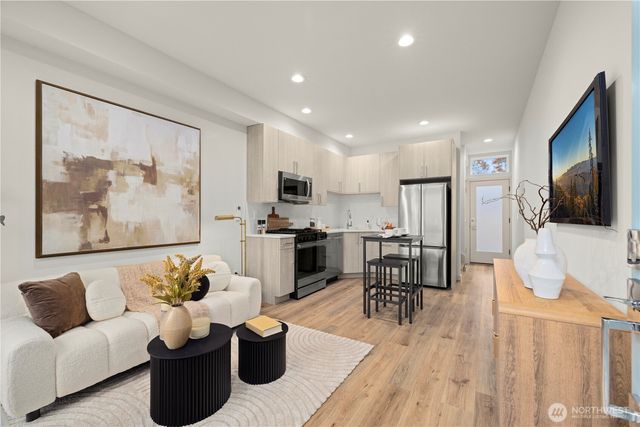 903 B NW 56th Street, Seattle, WA 98107