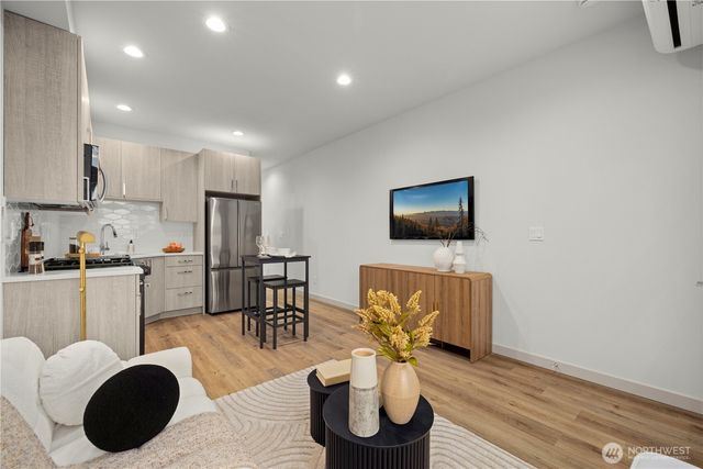 903 B NW 56th Street, Seattle, WA 98107