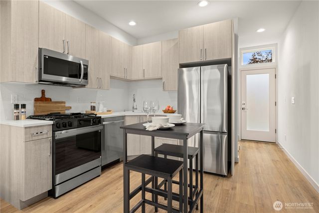 903 B NW 56th Street, Seattle, WA 98107