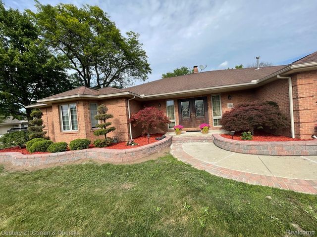 230 Hampshire Court, Dearborn, MI 48124