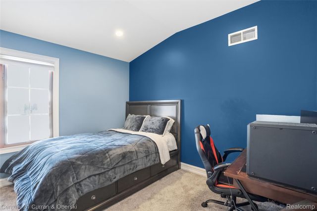 230 Hampshire Court, Dearborn, MI 48124