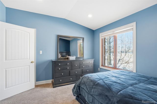 230 Hampshire Court, Dearborn, MI 48124