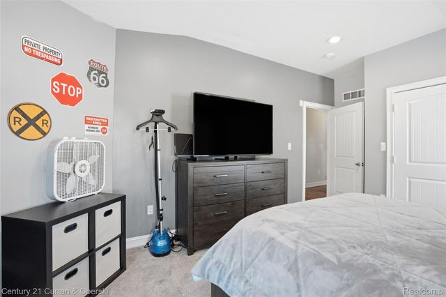 230 Hampshire Court, Dearborn, MI 48124