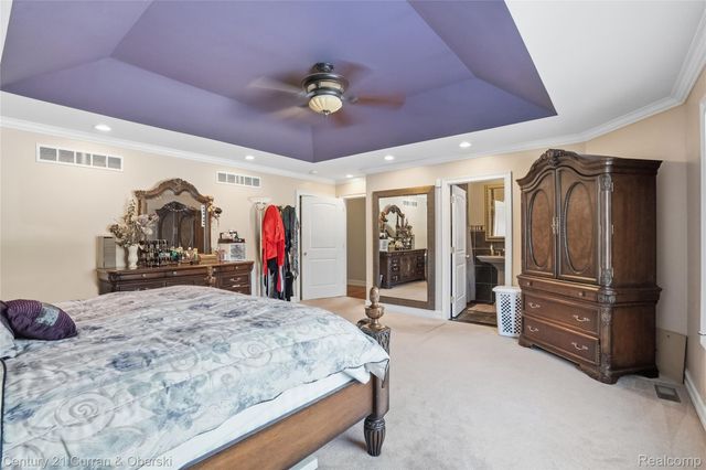 230 Hampshire Court, Dearborn, MI 48124