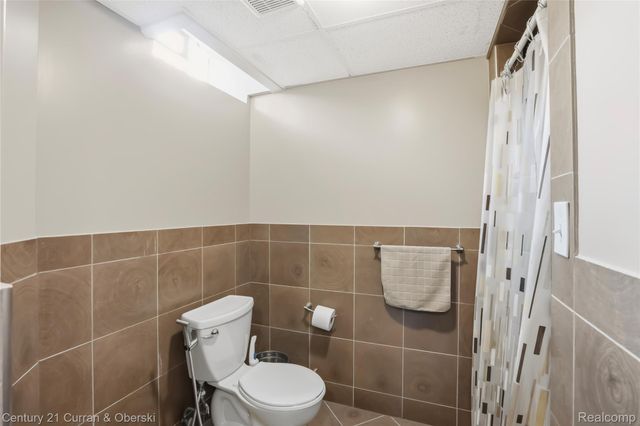 230 Hampshire Court, Dearborn, MI 48124